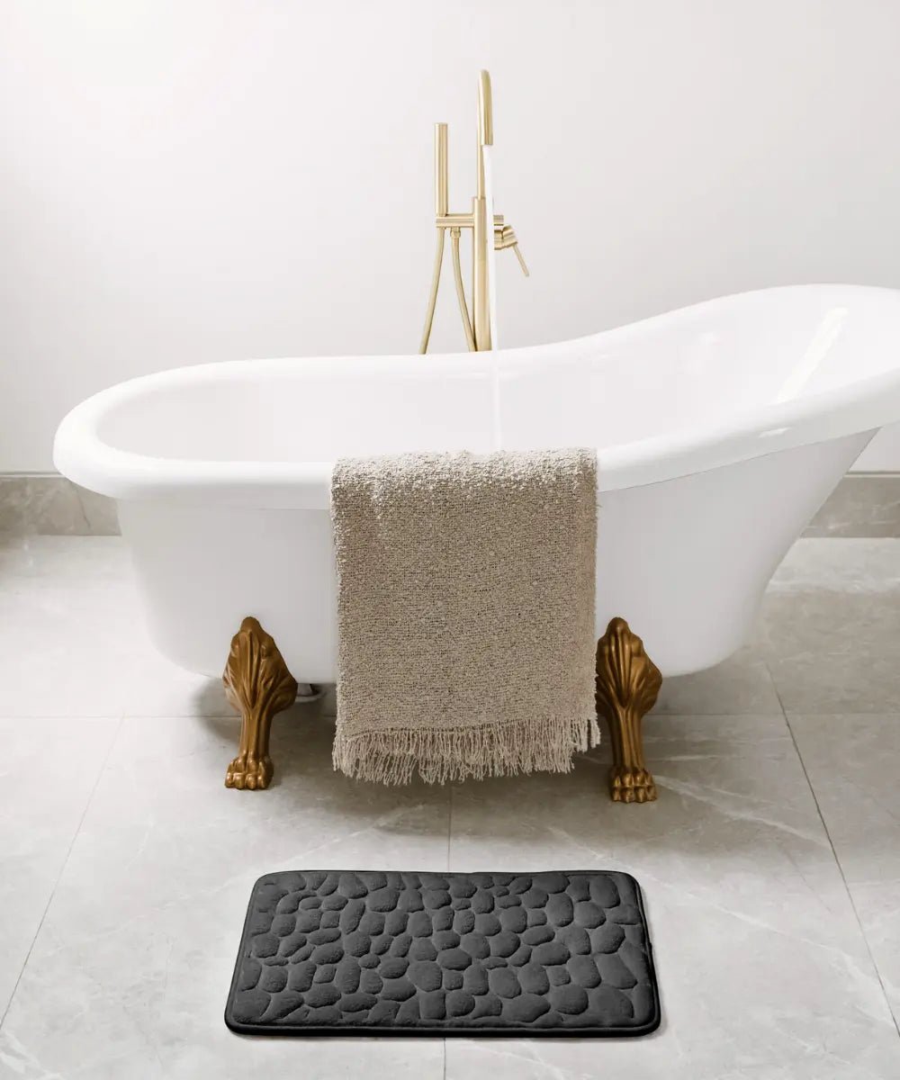 Massaging and non-slip bath mat for ultimate comfort