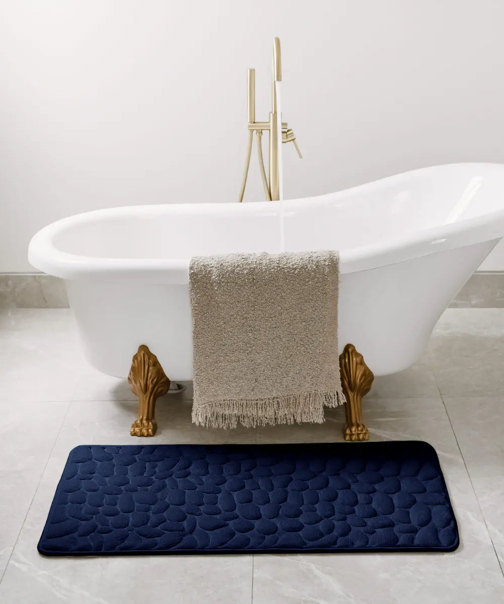Massaging and non-slip bath mat for ultimate comfort