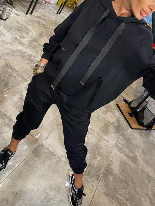 Uvoľnená súprava, ktorá kombinuje pohodlie a lesklý štýl